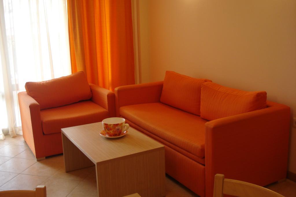 Royal Sun - Sunny Cove Apartment Сонячний Берег Екстер'єр фото