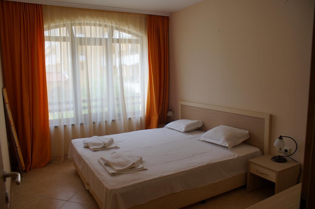 Royal Sun - Sunny Cove Apartment Сонячний Берег Екстер'єр фото